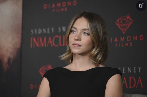Dès ses premiers pas sur le petit écran - dans la série Euphoria en particulier - Sydney Sweeney a tout de suite été confrontée à une hypersexualisation de son corps. Mais la jeune femme essaie de tirer du positif de sa célébrité et a confié à de nombreuses reprises à quel point il est libérateur pour elle d’aider les femmes en dénonçant toute cette hypersexualisation autour de son corps.