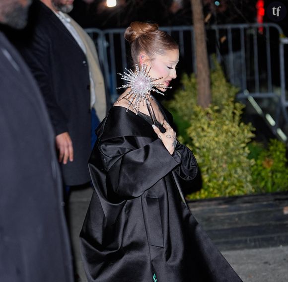 On vous plante le contexte : Ariana est en pleine promo de Wicked 2, la suite tant attendue du musical à succès, et sur le tapis rouge, elle doit faire face en compagnie de l'iconique Cynthia Erivo, sa "BFF", au brouhaha intempestif des photographes alentours.