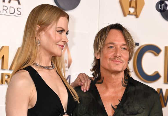19 ans de mariage

Nicole Kidman et Keith Urban se sont rencontrés en 2005, puis se sont mariés en 2006, quelques années après le divorce de l'actrice avec son précédent époux, Tom Cruise. Ils ont eu ensemble deux filles, Sunday Rose, née en 2008 et Faith Margaret, née d’une mère porteuse en 2010. 

Durant les débuts de leur relation, Nicole Kidman a aidé son mari à affronter ses problèmes d'addiction à l'alcool, en l'incitant à suivre une cure de désintoxication. Dans des interviews données depuis, le chanteur de country a reconnu que l'actrice avait joué un rôle essentiel dans sa guérison. Durant près de 20 ans, le couple est apparu très soudé lors de ses apparitions sur les tapis rouges.