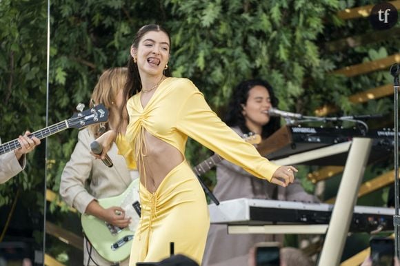 Pour rappel, la dysmorphophobie est un trouble mental caractérisée par une préoccupation concernant des défauts sur son apparence physique qui ne sont en réalité pas apparents ou qui paraissent léger à d'autres personnes.