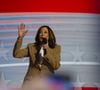 "Comma-la". Voilà comment il faut prononcer, à l'anglophone, le prénom Kamala. C'est l'un de ses grands héritages culturels : Kamala Harris est née d'un père jamaïcain (professeur d'économie) et d'une mère indienne (chercheuse en cancérologie).