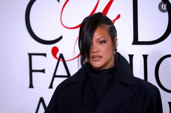 “Encore enceinte ?” : le corps post-partum de Rihanna relance les rumeurs de grossesse et c’est fatiguant