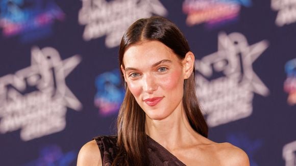 "Anorexique", "Trop maigre" : Charlotte Cardin répond aux critiques "arriérées" sur son corps