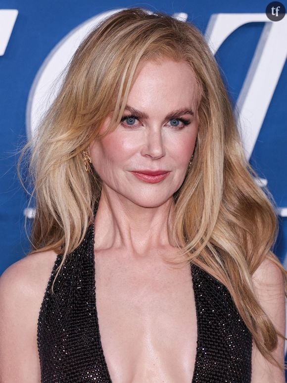 Nicole Kidman, 57 ans, couronnée à la Mostra de Venise, aime justement bousculer les archétypes féminins, avec densité et ironie : dans son dernier film, elle se réapproprie le stéréotype de la "MILF", terme hyper sexualisant (on lui a  dédié une enquête) auquel elle accorde un regard neuf et audacieux : un female gaze, un point de vue féminin.