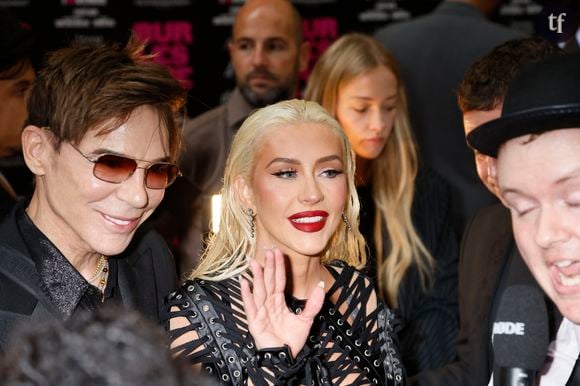 « Elle a l’air si heureuse », « quelle reine » : Christina Aguilera, chanteuse de notre enfance, ose le micro short et les maxi cuissardes à 44 ans et on adore !