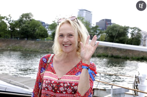 "Avec #MeToo on ne peut plus faire de blagues de cul !", proteste la star de cette très célèbre comédie française
Alexandra  Vandernoot lors du 9ème Trophée de la Pétanque gastronomique au Port Yacht Marina à Paris, le 29 juin 2023. 
© Cédric Perrin / Bestimage