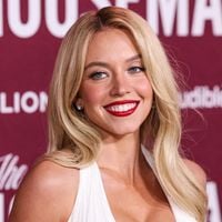 “Elle n’a qu’un seul talent, ses…” : Sydney Sweeney en lingerie sexy répond aux haters et revendique son corps
