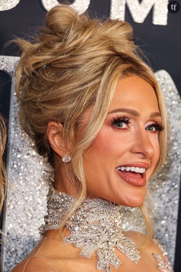 Dans le podcast animé par l’auteur britannique Jay Shetty On Purpose et diffusé le 21 janvier, Paris Hilton s’est confiée sur un épisode difficile de sa vie et a fait part du traumatisme qu’a engendré la diffusion de cette vidéo.