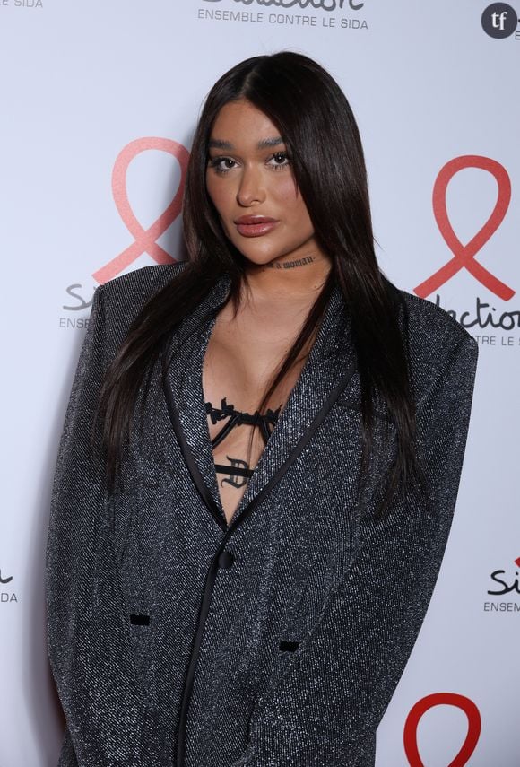 Ouryel, icône trans issue de la téléréalité Frenchie Shore, est l'une des très rares personnalités LGBTQ du PAF. Sur ses toutes dernières photos, elle pose comme une égérie fashion, en maillot de bain, iconique et très symbolique.