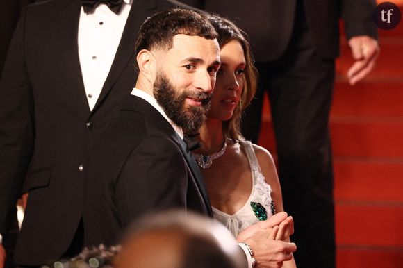 "C'est sa fille", "elle fait très jeune" : Karim Benzema officialise avec sa petite-amie sur le tapis rouge de Cannes... Et le couple se fait critiquer
