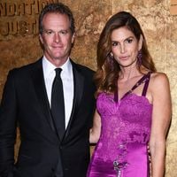"Un couple si sexy" : Cindy Crawford pose avec son mari pour leur 27e anniversaire de mariage et fait fondre les internautes