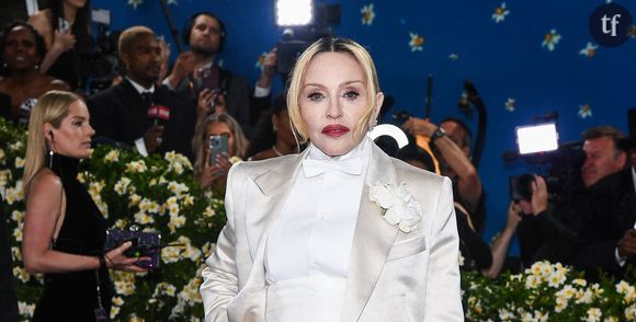 "C'est son fils ?", "Fais attention à mamie" : Madonna (67 ans) s'affiche avec son petit ami de 38 ans son cadet et choque les internautes