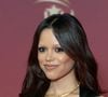 “Une déesse” : Jenna Ortega, queen du gothique, surprend avec un look angélique… Et c’est un sans-faute !