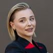 "Bravo les lesbiennes", "hyper glamour" : cette actrice iconique célèbre son mariage avec la femme de sa vie en photos, les fans sont sidérés par cette union "si rare à Hollywood"