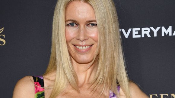 "Sublime", "Toujours aussi belle" : Claudia Schiffer "sidérante" en maillot de bain à 55 ans sur ces photos qui bousculent le jeunisme de la mode