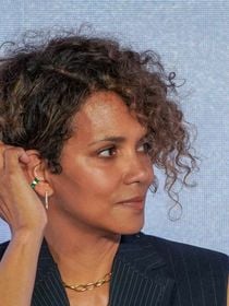 Déstigmatiser la sécheresse vaginale : ce "sex symbol ménopausé" se lance dans ce combat intime et politique (et c'est salutaire)