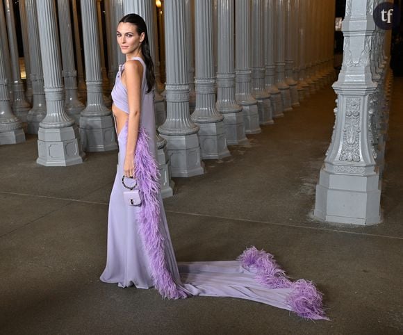 L'acteur, qui vient de célébrer ses 50 ans en grande pompe, est en couple avec la top model italienne Vittoria Ceretti, âgée de 26 ans. Depuis quelques temps, des bruits de couloir affirment que le duo se serait fiancé...