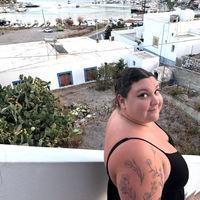 "Experte en fellations" : cette humoriste tacle un article très macho et c'est réjouissant