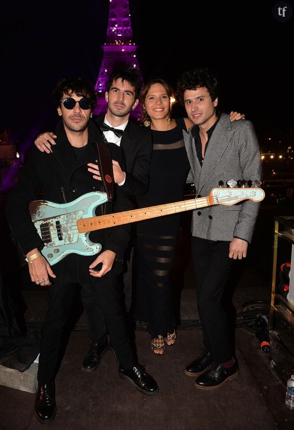 Car le verdict de Libé est sans appel, justement : "Reste que leur premier album, Blonde comme moi, sorti en 2007, a un peu mal vieilli : il dégouline de fantasmes d’ados hétéros et de culture du viol – toutes les chansons ou presque parlent de se bourrer la gueule et de baiser avec des filles splendides, un peu beaucoup salopes et pas forcément consentantes".