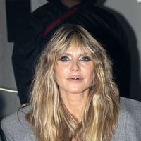 "Humiliant", "gênant" : à 52 ans, Heidi Klum ose le combo naked dress et grillz, mais se fait violemment clasher par les fashionistas d'Internet