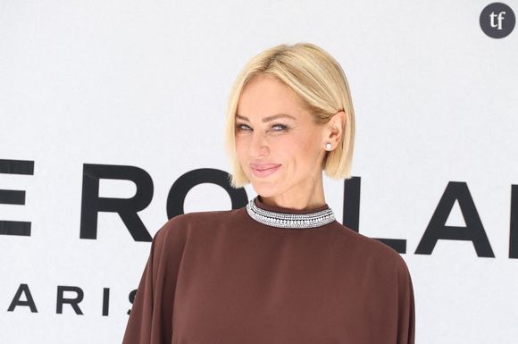 Dans "50 minutes Inside", sur TF1, Adriana Karembeu s'est confiée sur son idylle avec Marc Lavoine et est revenue sur son nouveau look : finis les cheveux longs, place à la coupe courte. Début novembre, le célèbre mannequin slovaque a dévoilé un carré ultra-court, coupé juste sous les oreilles. Un changement radical... qui ne fait pas l'unanimité.