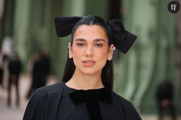 Après une série de concerts dans le cadre de sa tournée "Radical Optimism", Dua Lipa a décidé de s'accorder quelques jours de détente. Après quelques jours en amoureux avec son fiancé Callum Turner en Italie, la chanteuse semble être en vacances entre copines en Espagne. 

La star a partagé une série de photos d'elle en bateau avec ses amies. Et le moins que l'on puisse dire, c'est qu'elle a enflammé Instagram.