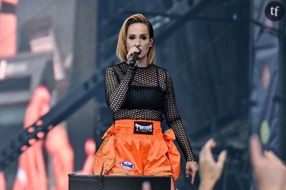 Chanteuse féministe, Suzane a marqué les esprits avec son titre "Je T'accuse", qui dénonce les violences sexistes et sexuelles et l'inaction de la justice et de la société.