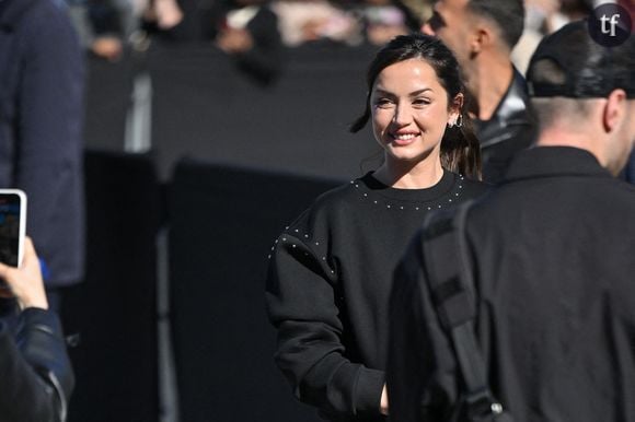 "Elle a tellement maigri", "Hollywood détruit les femmes" : Ana de Armas révèle sa maigreur et choque Internet