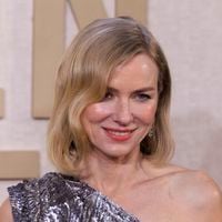 "Je pensais que c'était la fin de tout !" : l'iconique Naomi Watts brise le tabou de la ménopause précoce (et consacre au sujet un livre entier)