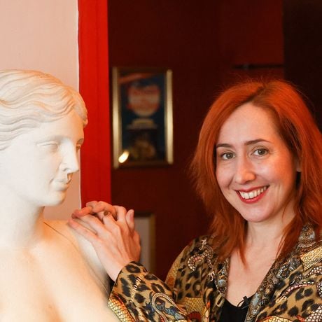 "Salade de chair" : cette célèbre chroniqueuse de Quotidien déconstruit le tabou du sexe à plusieurs sur ces images