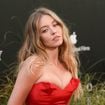 "Méconnaissable", le sex symbol Sydney Sweeney sidère ses fans avec un look iconique dans les premières images de son nouveau film