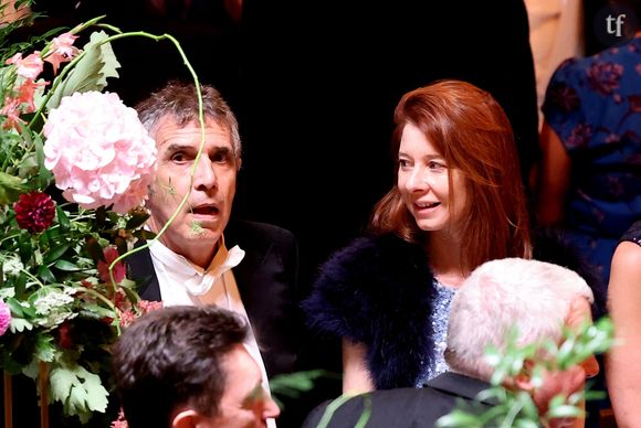 L’essentiel, c’est qu’ils sont toujours heureux et amoureux. Interrogé sur le secret de la longévité de leur couple, Julien Clerc a déclaré, paraphrasant Karl Lagerfeld : « Pour que ça marche, il faut que la tête, le cœur et le sexe fonctionnent. Quand l’un des trois manque, je ne suis pas sûr que ça fonctionne sur le long terme. »