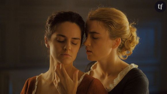 Portrait de la jeune fille en feu de Céline Sciamma. Meilleur film de son autrice, auréolé de la sidérante photographie de Claire Mathon (sacrée par un César), cette idylle entre une peintre et son modèle (Noémie Merlant et Adèle Haenel, fusionnelles) s'amuse des attentes du public en réinventant la mise en scène du désir. C'est sensuel, visuellement sublime, poétique...