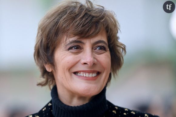 Dans La Tribune dimanche, ce 23 novembre 2025, Inès de la Fressange a choisi de lever le voile sur un sujet encore tabou : les fausses couches. L'égérie emblématique de la maison Chanel raconte son parcours semé d’épreuves avant de devenir mère.