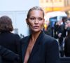 "C'est le régime drogue", "pas de bikini après 50 ans" : Kate Moss trop maigre et trop vieille ? Les haters s'en prennent à elle