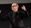 Alors que le Festival de Cannes exige une curieuse interdiction, celle de la naked dress - la sulfureuse robe toute en transparences autant arborée par charli xcx et Marion Cotillard que Florence Pugh et Paris Hilton - on y sacre discrètement... Kevin Spacey. Un acteur accusé d'agression sexuelle. Légende hollywoodienne, devenue pour de nombreuses victimes de violences sexistes et sexuelles synonyme de star "intouchable".