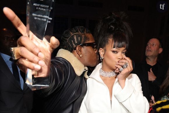 Ce n'est pas la première fois que le couple alimente les rumeurs de fiançailles ou de mariage. Les parents de RZA et Riot avaient déjà joué une scène de demande en mariage dans le clip d'ASAP Rocky "D.M.B." en 2022. Le rappeur portait des "grillz", bijoux dentaires, sur lesquels était inscrit "Épouse-moi", tandis que sur celles de Rihanna était gravé "Je le veux".