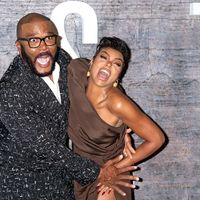 "Pas lui", "Je n'y crois pas" : cette superstar afroaméricaine accusée d'agression sexuelle, ses fans sombrent dans le complotisme