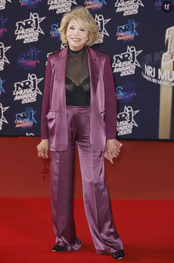 Objets de désir et male gaze aliénisent cette sphère fustigée par Amanda Lear, scène qui n'a pas trop entendu l'alerte de #MeToo.