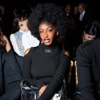 "Vulgaire", "Scandale" : cette chanteuse de la Star Ac se dévoile en lingerie, elle est iconique mais les réacs s'indignent et la jugent "indécente"