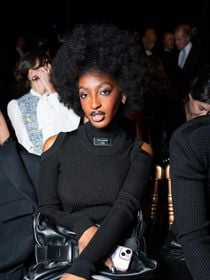 "Vulgaire", "Scandale" : cette chanteuse de la Star Ac se dévoile en lingerie, elle est iconique mais les réacs s'indignent et la jugent "indécente"