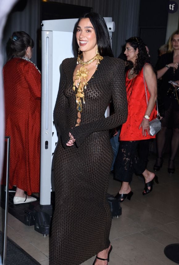 Pour illustrer ses propos dédiés à Pedro Almodovar, la chanteuse anglo-libanaise a publié un carrousel de photos de la soirée.