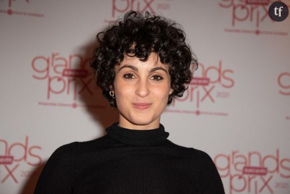 "À chaque fin de concert, je reçois des messages d’insultes et de reproches pour me demander de me rhabiller. Mais pour moi, l’œuvre artistique passe par le corps tout entier, la voix, la danse… C’est un ensemble qui s’exprime", témoigne-t-elle.
