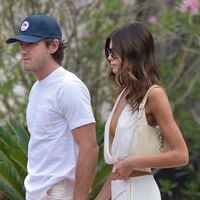 "Ce sont des jumelles !" : ce duo de mannequins mère-fille enflamme Internet avec ce red carpet ultra glamour