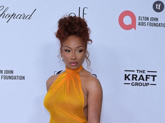 “Tellement hot”, “quel corps” : super sexy en bikini, cette chanteuse iconique défile sur le runway et met tout le monde d’accord