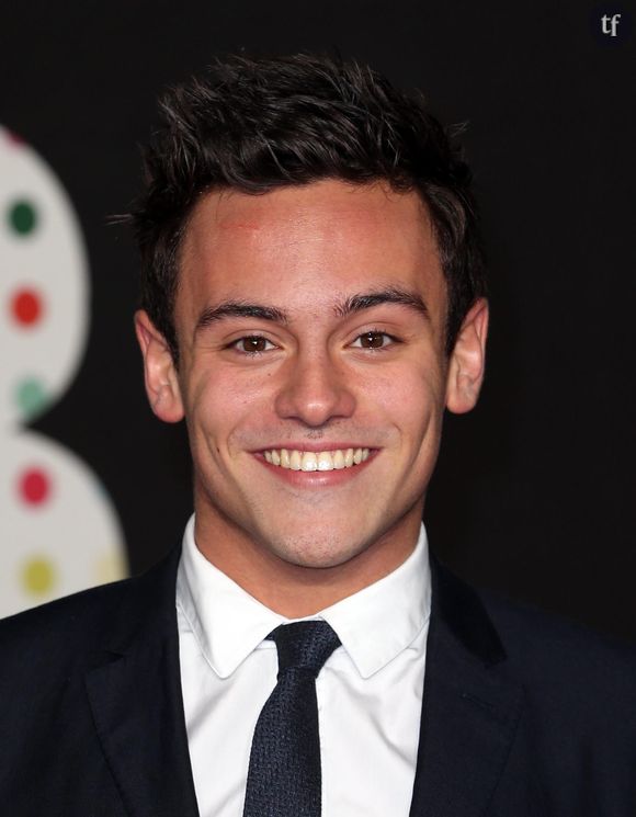 Très ému, les larmes aux yeux, Tom Daley prend sa retraite à 30 ans mais n'oublie pas de rappeler l'importance de rendre d'autant plus visibles l'inclusion et les athlètes gays.