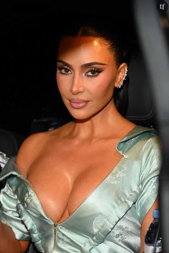 “Gonflés à l'hélium", “impossible d’être attentif” : Kim Kardashian se livre sur ces images mais les porcs ne regardent que ses seins