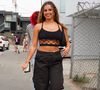 Un style qui va de paire avec celui de l'interprète de Von Dutch, Rae arborant un legging. "Je sais pas ce qui est pire entre sa voix ou sa tenue", "Arrêtons de nous faire croire qu'Addison Rae représente quelque chose", "Les gens s'intéressent vraiment à cette femme ?", "C'est si embarassant", "C'est gênant vraiment", "N'importe qui peut monter sur scène de nos jours 'est ça ?", peut-on ainsi lire parmi les lecteurices d'Entertainement Tonight.