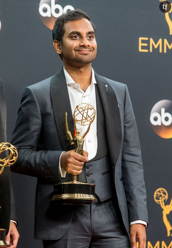 Aziz Ansari s'est déjà "excusé".

Le showrunneur de l'une des séries les plus acclamées de son temps, Master of None, et stand uppeur particulièrement salué dans le milieu, fait encore l'objet de controverses suite aux accusations de comportements inappropriés émanant de l'année 2018. Qui avaient fait grand bruit à l'époque, alors que Ansari était déjà envisagé comme l'avenir du rire américain.