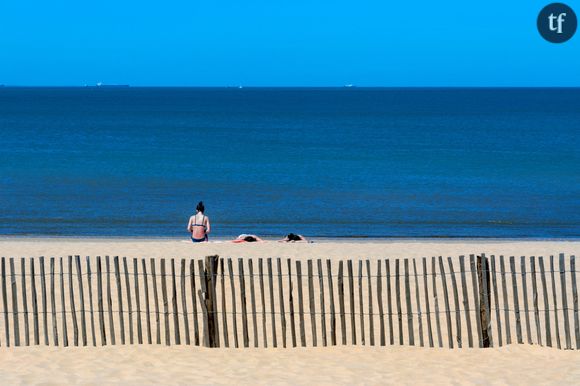 "On remet le haut" : pourquoi le bronzage topless n'a plus du tout la cote ?